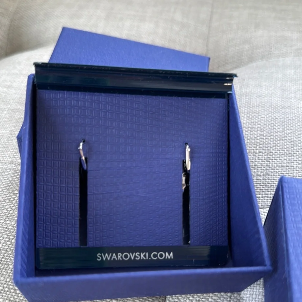 New Swarovski Silver Crystal Rhinestone Earrings - Picture 5 of 5